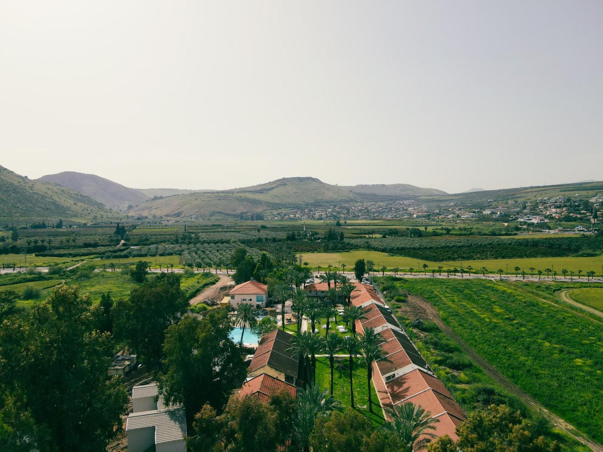 Selina Kinneret Hotel 2*