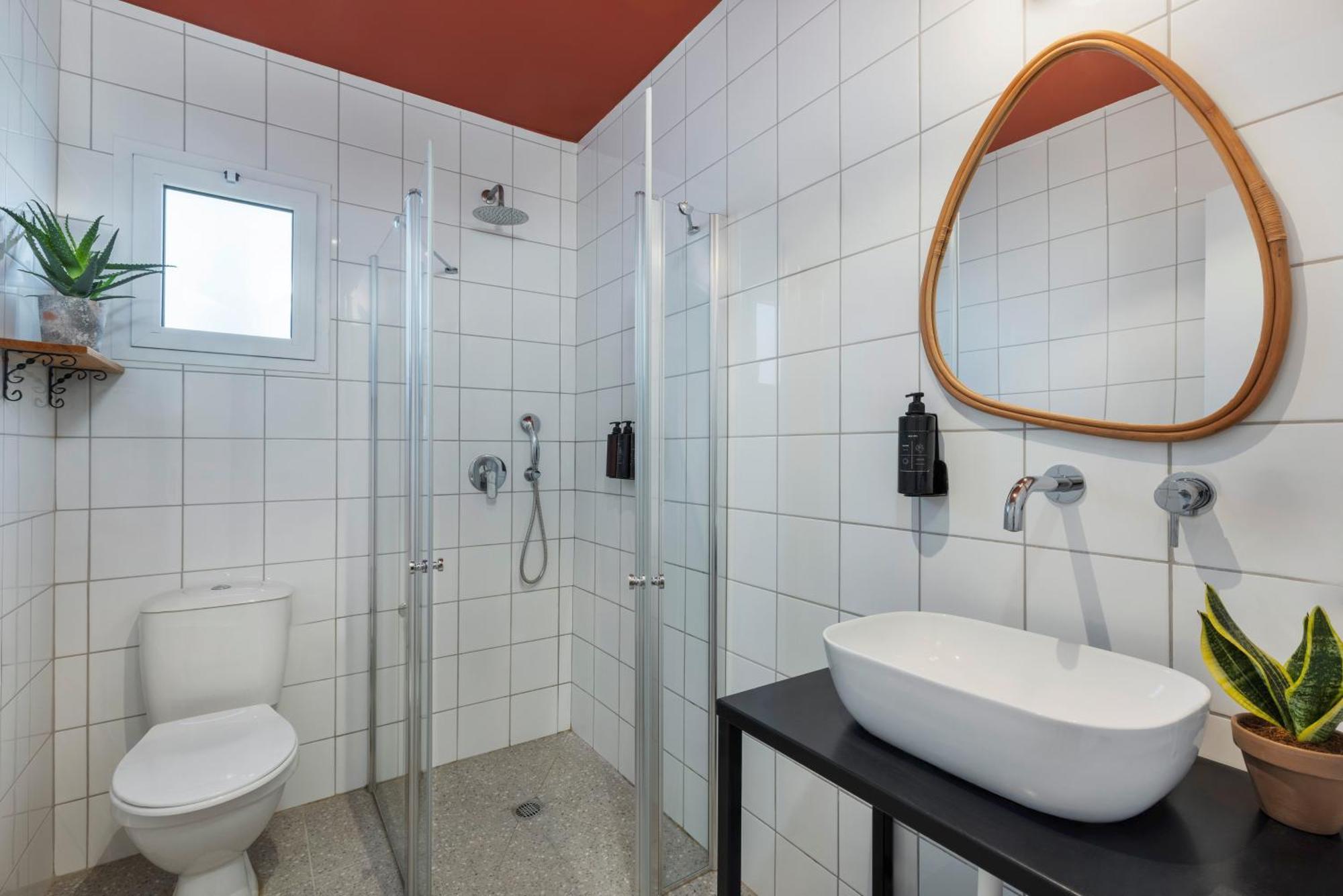 Selina Kinneret Hotel 2*